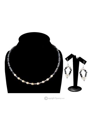 JOY – Conjunto de collar y pendientes en hematita bañada en plata y perlas de río, hecho a mano.