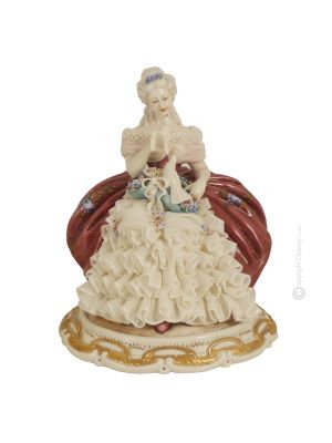 DAMA CON PALOMA Estatua figura de porcelana Capodimonte hecha a mano en Italia