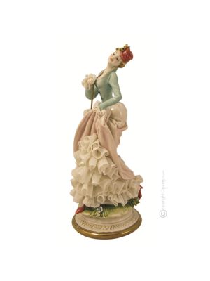 WALKING LADY Estatua figura de porcelana Capodimonte hecha a mano en Italia