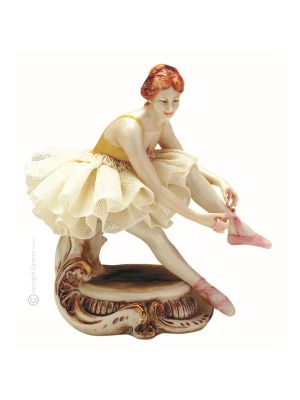 DAISY DANCER Estatua hecha a mano figura de porcelana Capodimonte hecha en Italia