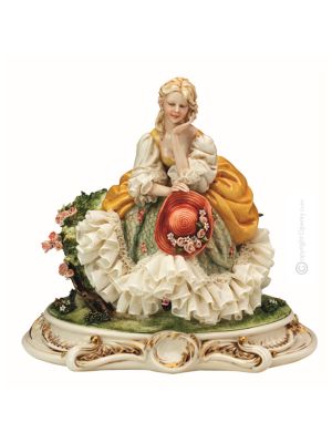 DAMA CON SOMBRERO Estatuilla de figura de porcelana Capodimonte hecha a mano en Italia