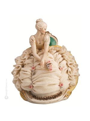 Figura SEÑORA Figura de porcelana Capodimonte hecha a mano en Italia