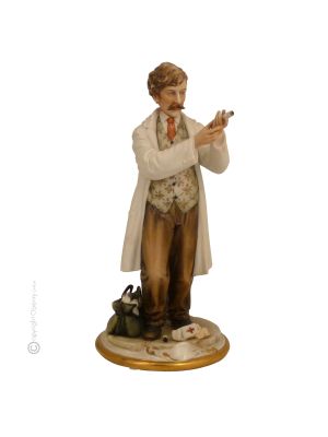 Figura de porcelana de Capodimonte hecha a mano DOCTOR Made in Italy