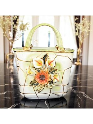 Bolso, decoración de mesa de cerámica, adornado con flores y detalles dorados, hecho a mano.