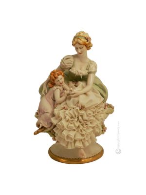 MADRE CON BEBÉ Estatuilla de figura de porcelana Capodimonte hecha a mano en Italia