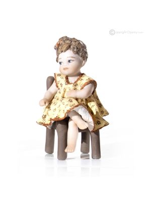 NELLY - Auténtica muñeca Capodimonte, perfecta para decorar con estilo.