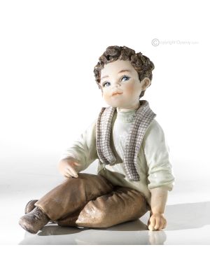 Estatuilla de RICCARDO Capodimonte, puro arte en porcelana única y romántica.