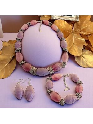 Collar, pulsera y pendientes en un conjunto exclusivo con auténticas cuentas de cristal de Murano.
