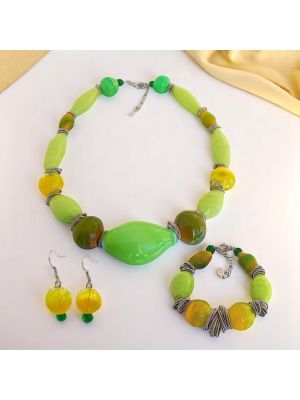 Elegante conjunto con auténticas cuentas de cristal de Murano: collar, pulsera y pendientes.