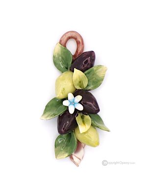 ACEITUNAS – Composición con aceitunas colgantes en cerámica de Capodimonte, hecha a mano