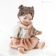SUE - Refinamiento y artesanía en esta muñeca Capodimonte.